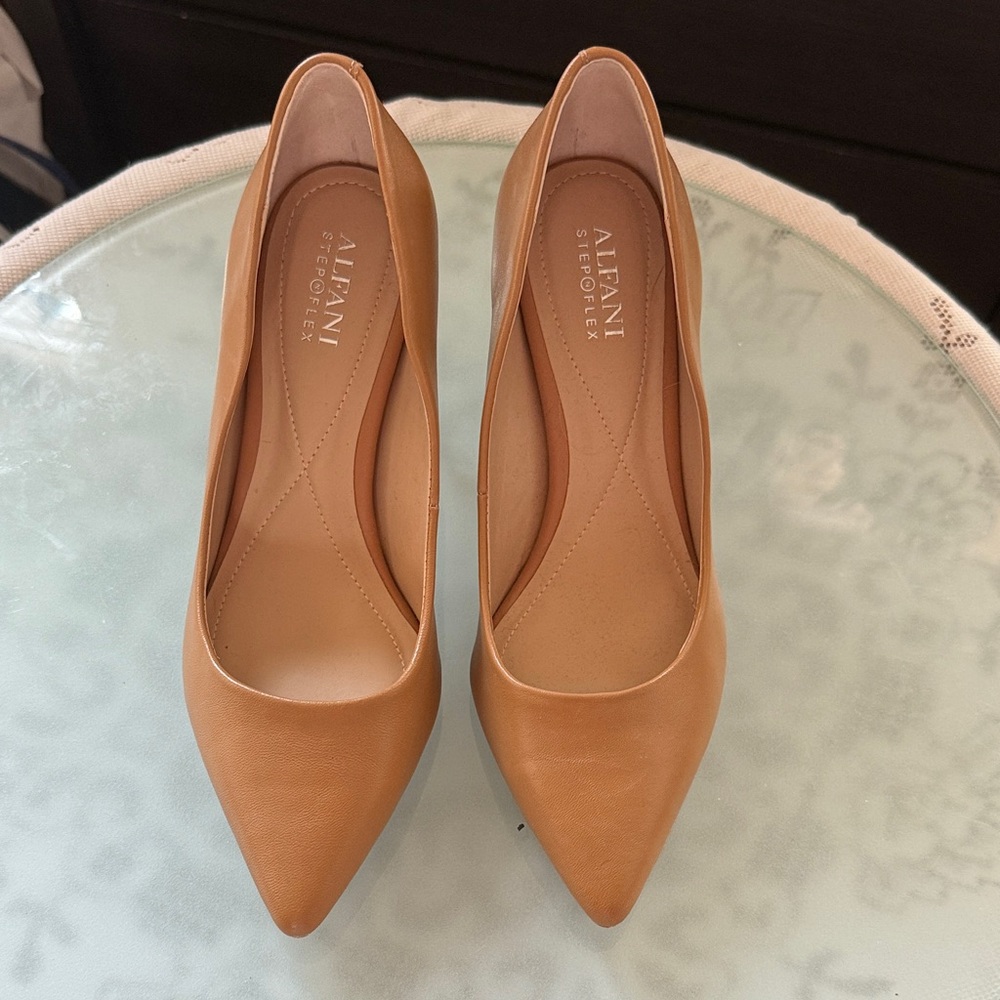Alfani Women's Classic Brown Heels